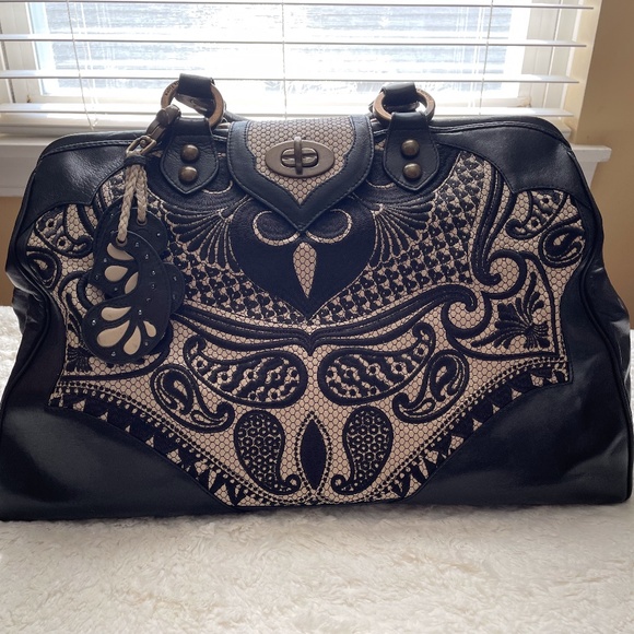 Isabella Fiore Large Overnight Bag Black/Creme - Picture 1 of 16